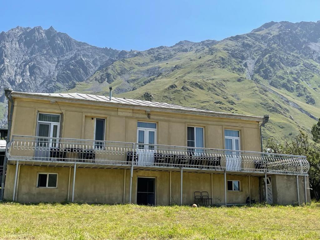 Family Hotel 7 Sisters Kazbegi Εξωτερικό φωτογραφία